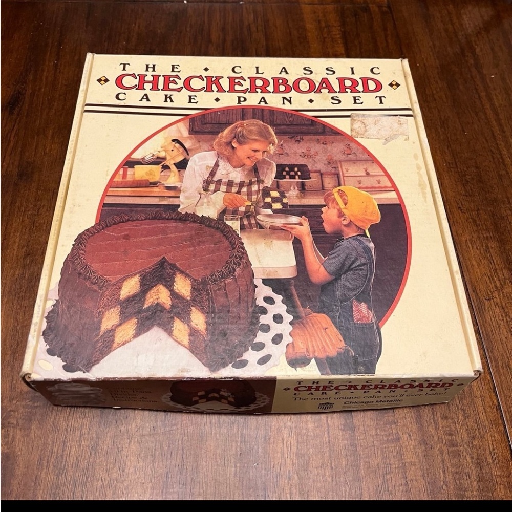 Vintage check board cake baking set